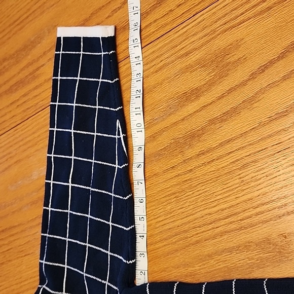 Liz Claiborne Women's Black and White Grid Sweater - Picture 6 of 9